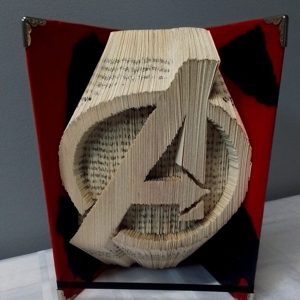 Marvels Avengers 3 Dimensional Book Sculpture